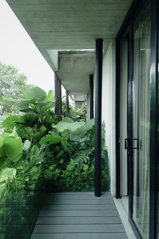 How to Create a Minimalist Bathroom Setup for a Clean, Calm Space